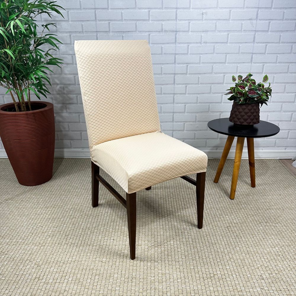 Capa de Cadeira Resistente à Gato em Matelassê - Creme