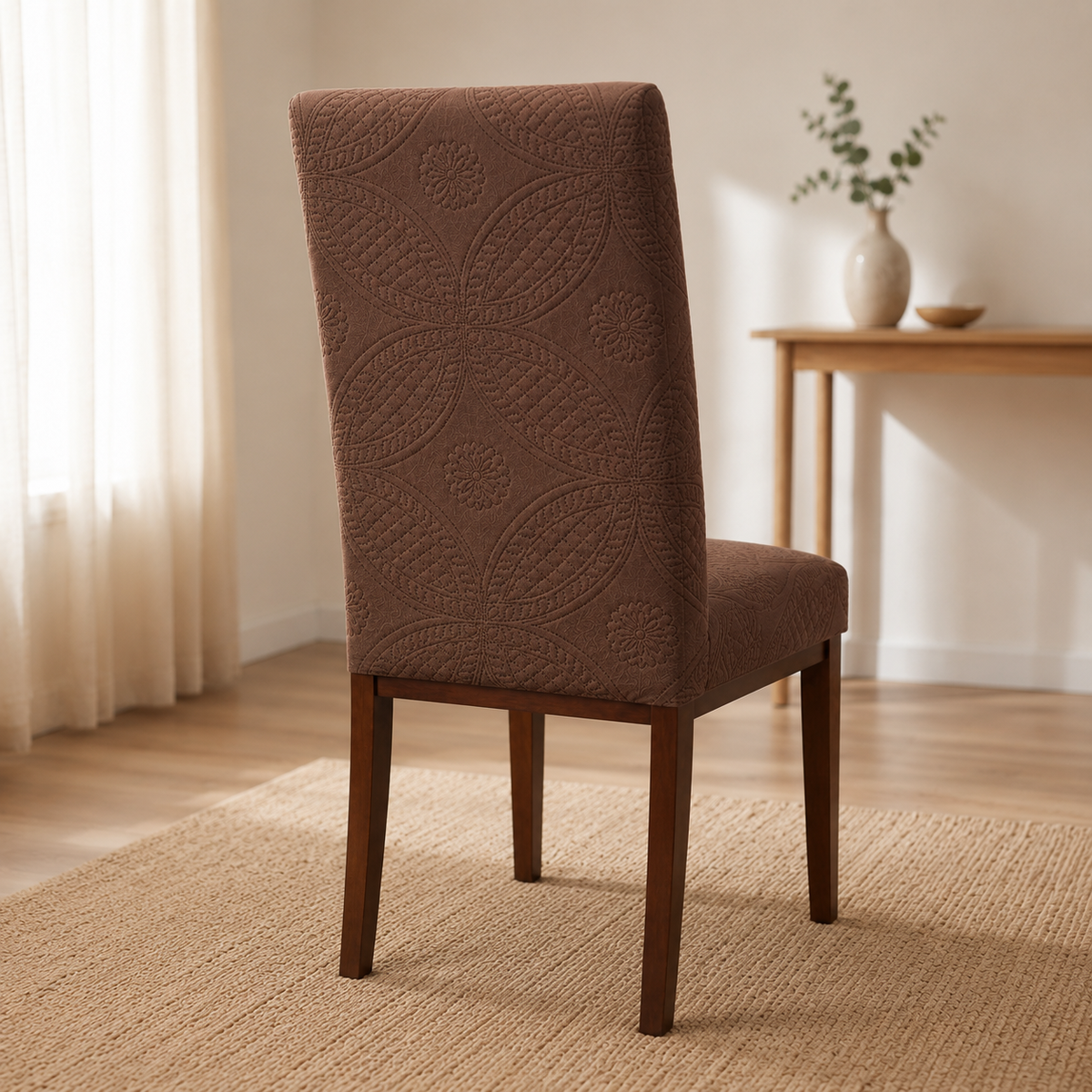Capa de Cadeira Matelassê Confort Plus Arabesco Resistente a Gato - Marrom