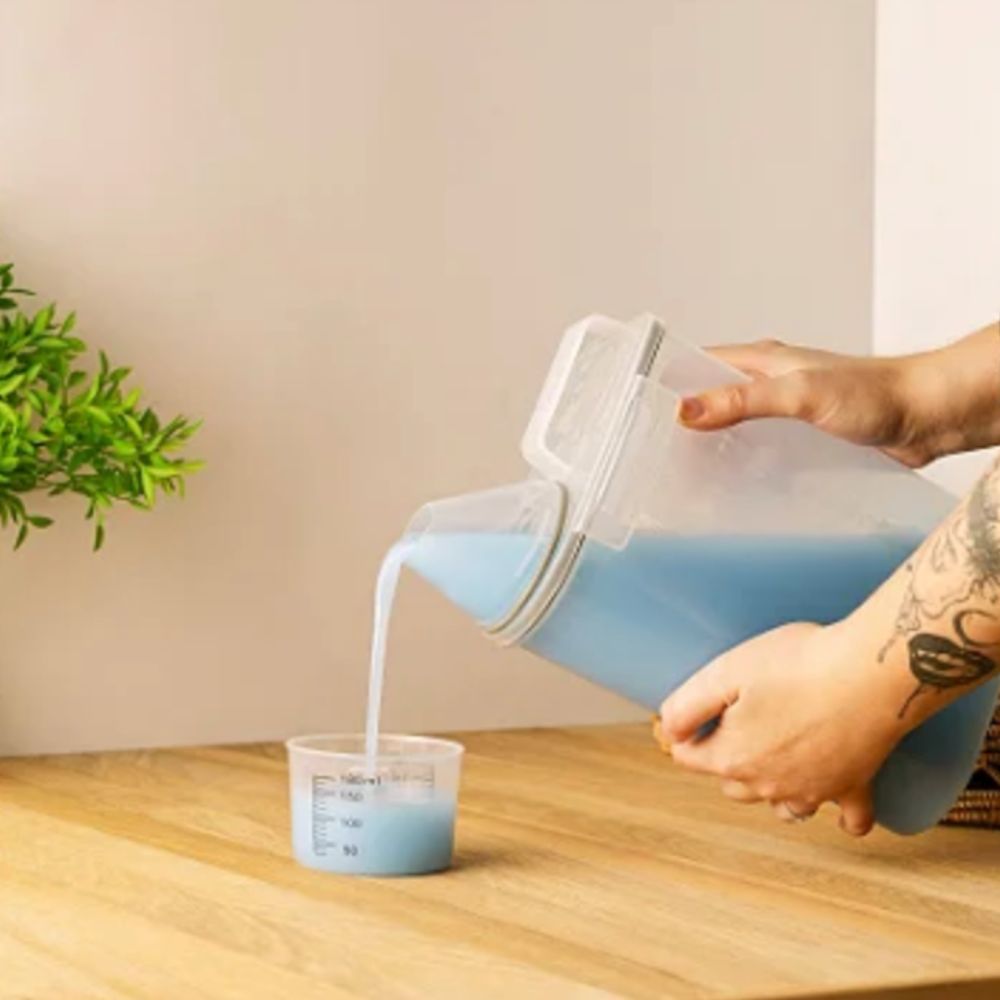 Pote Hermético Porta Mantimento com Copo Medidor de Plástico 2L