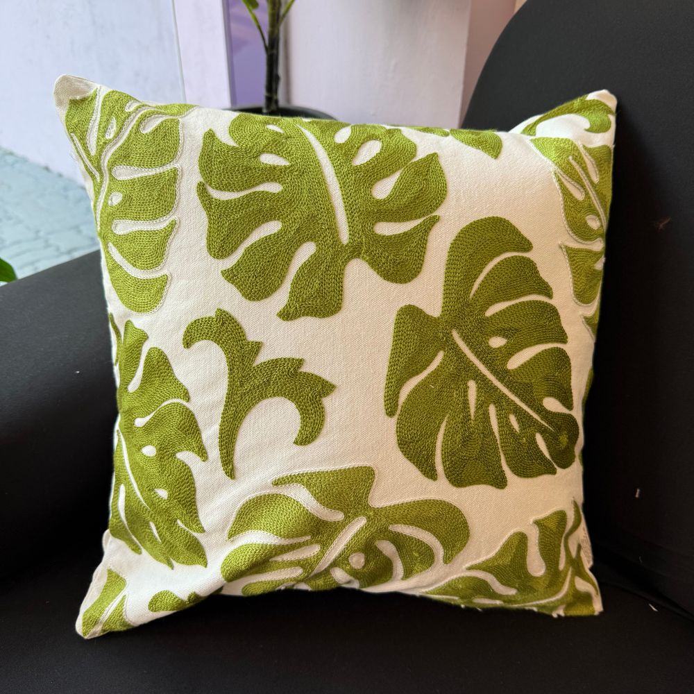 Capa de Almofada Bordada 43cm x 43cm- Várias Estampas