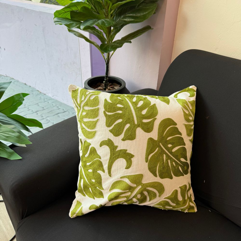 Capa de Almofada Bordada 43cm x 43cm- Várias Estampas