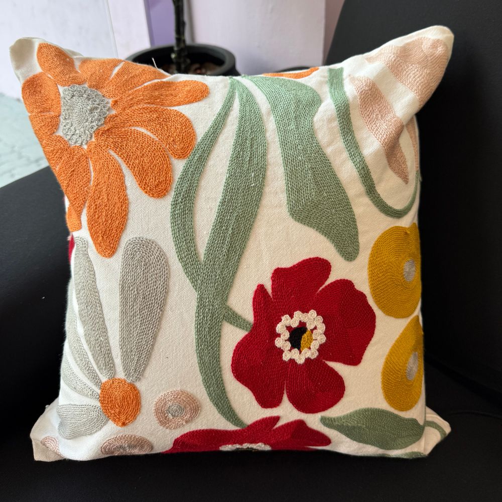 Capa de Almofada Bordada 43cm x 43cm- Várias Estampas