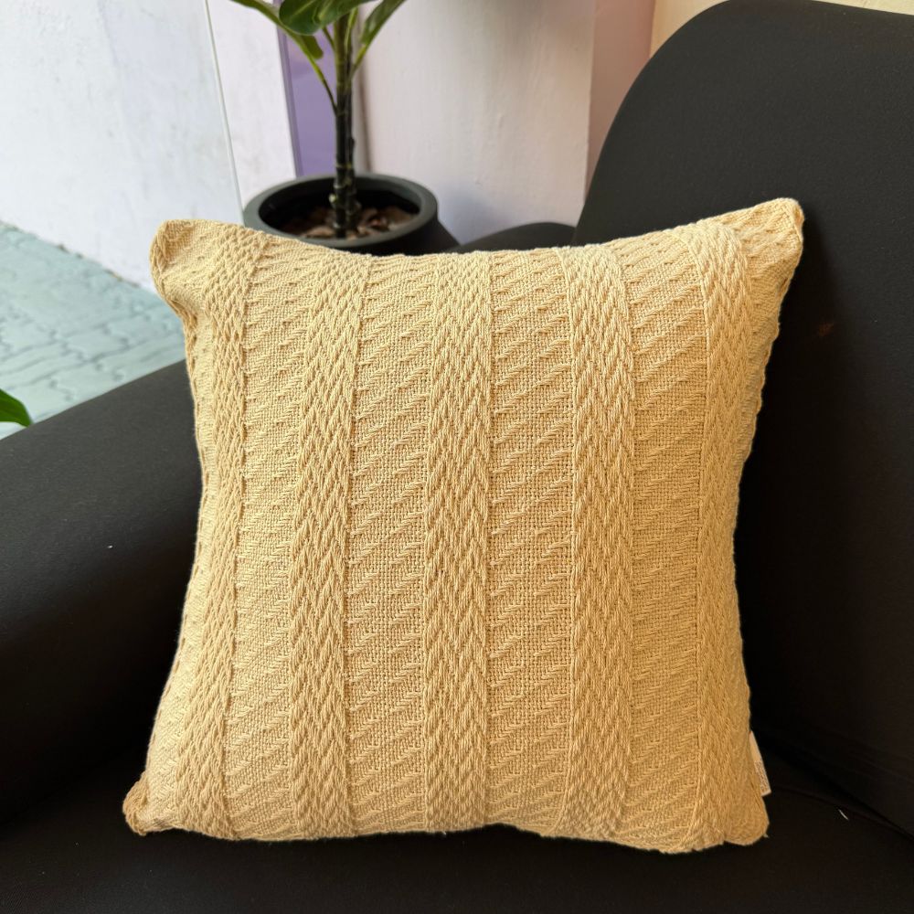 Capa de Almofada Bordada 43 cm x 43cm- Várias Cores