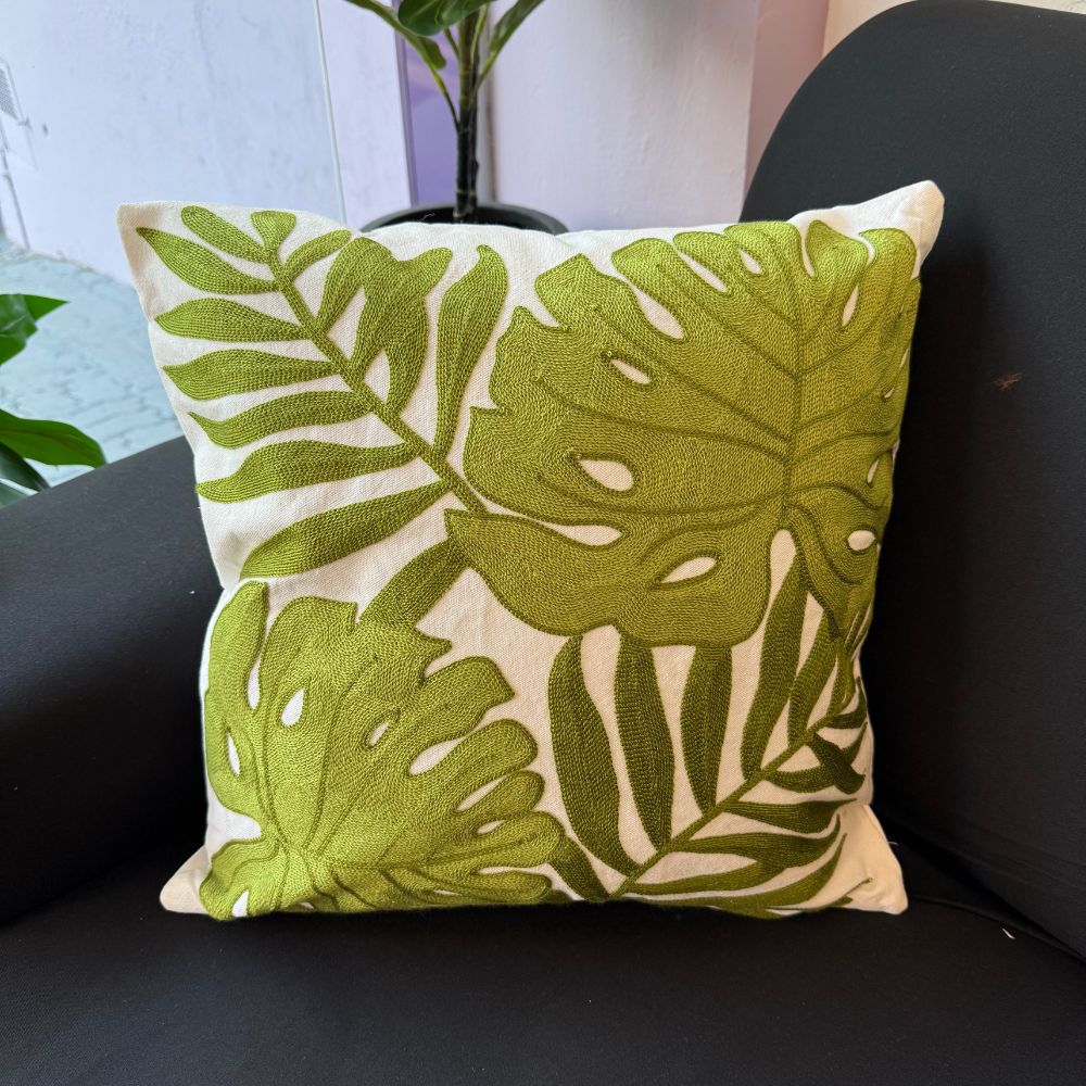 Capa de Almofada Bordada 43cm x 43cm- Várias Estampas